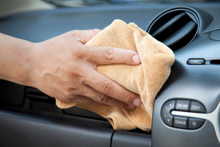 Read more about the article Interior Car Wash And Detailing Service